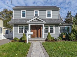 215 Castle Ave, Westbury, NY 11590