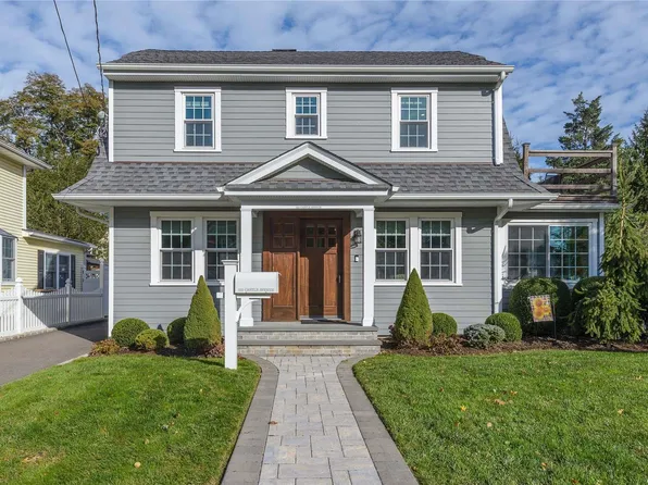 215 Castle Avenue, Westbury, NY 11590