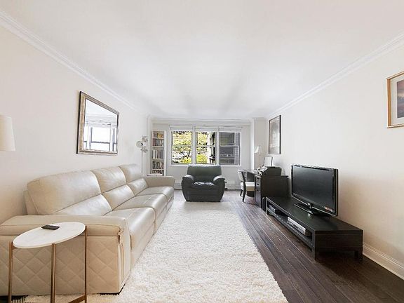 5th image of 145 E 15th St APT 4L