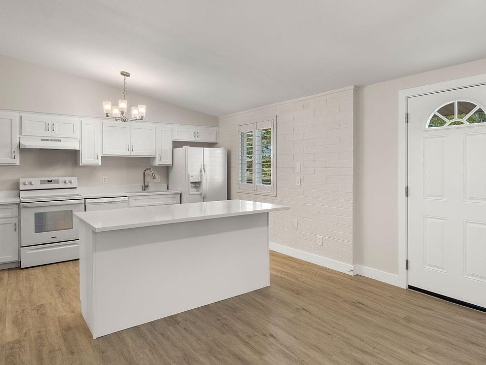 1st image of 10518 W Oakmont Drive
