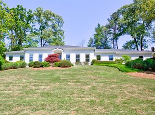 511 Glen Eagles Cir SE, Marietta, GA 30067