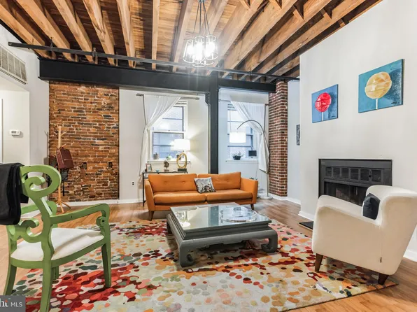 205 N 4th St #F3, Philadelphia, PA 19106