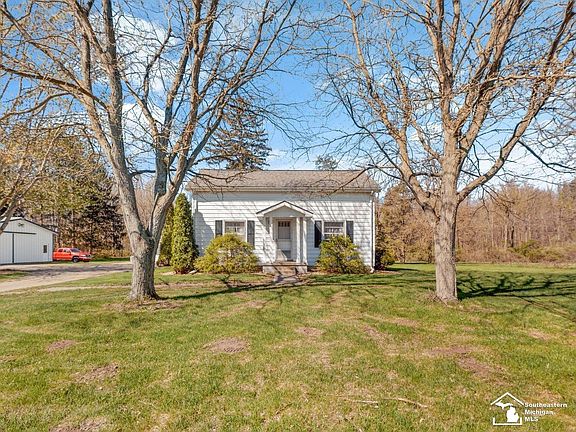 3rd image of 10757 Summerfield Rd