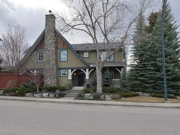 1903 N 48th Ave SW, Calgary, AB T2T 2T4