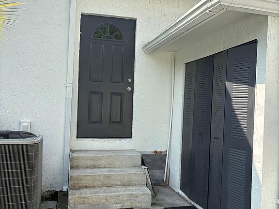 3rd image of 321 NW 48th St #O
