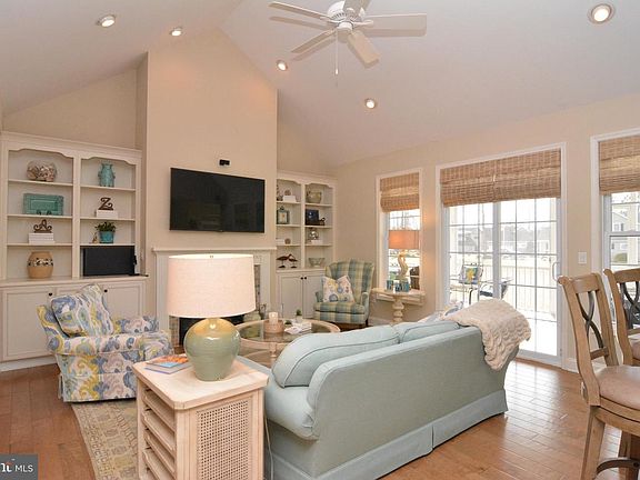 2nd image of 29618 Turnberry Dr