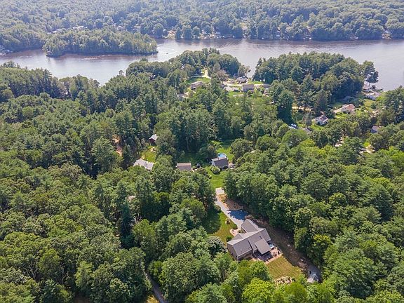 3rd image of 383 Mashapaug Rd