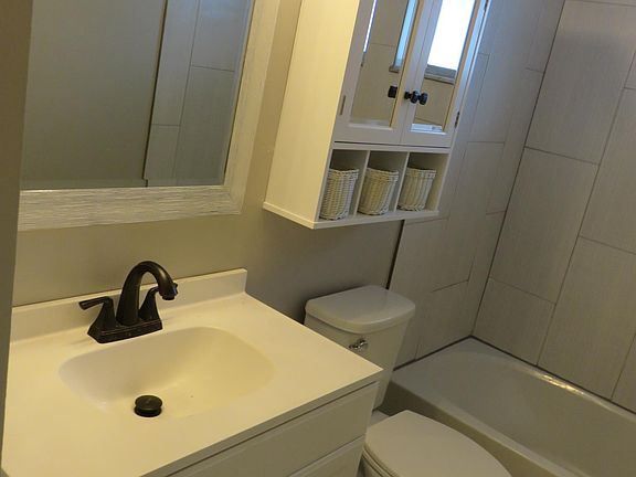 3rd image of 22 Wilson Ave APT E