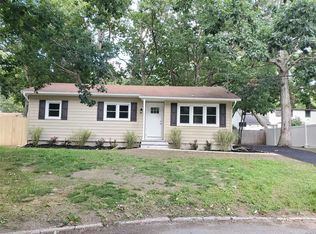 44 Andrea Ct, Riverhead, NY 11901