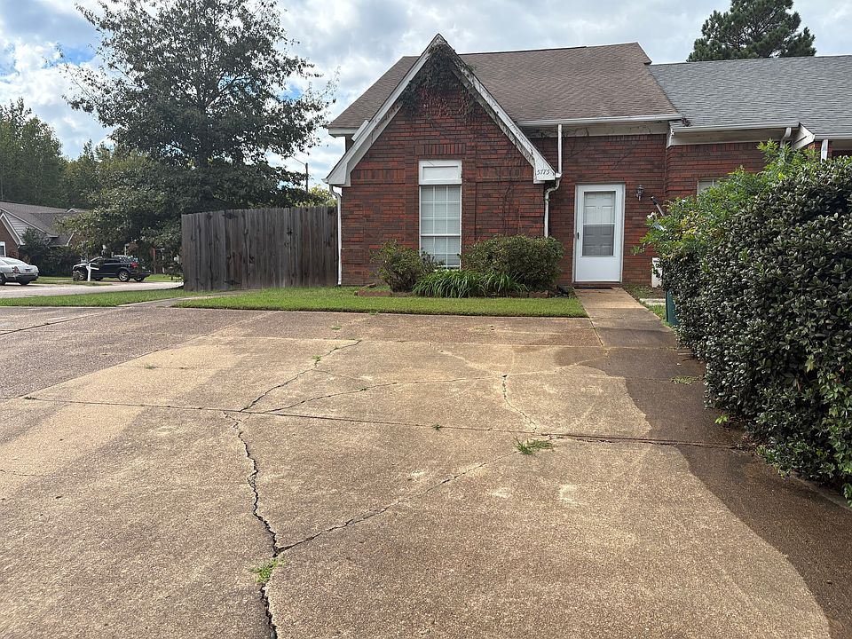 1st image of 5775 Garden Walk E