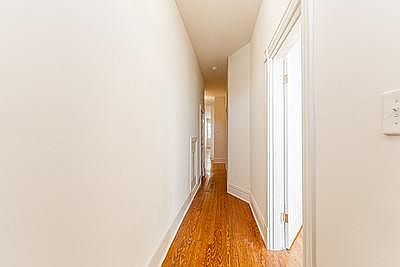 2nd image of 1822 W Cary St APT A