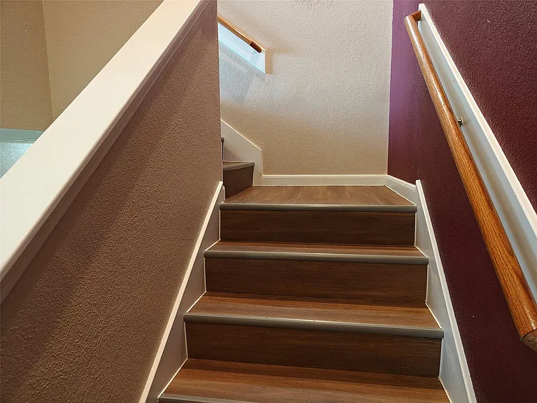 7915 Moss Springs Ct — Photo 27