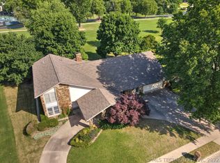 524 Fairway Ct, Broken Arrow, OK 74011