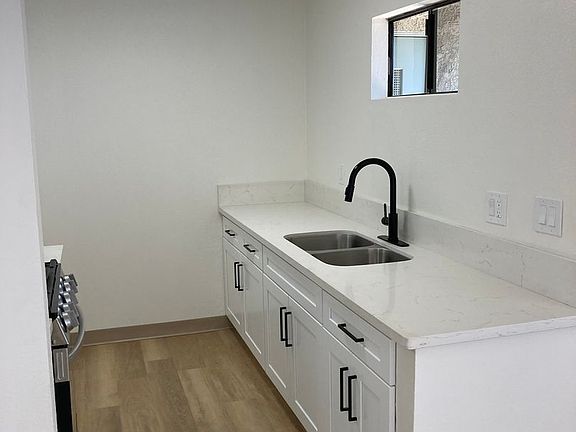3rd image of 4104 Elm Ave APT 304