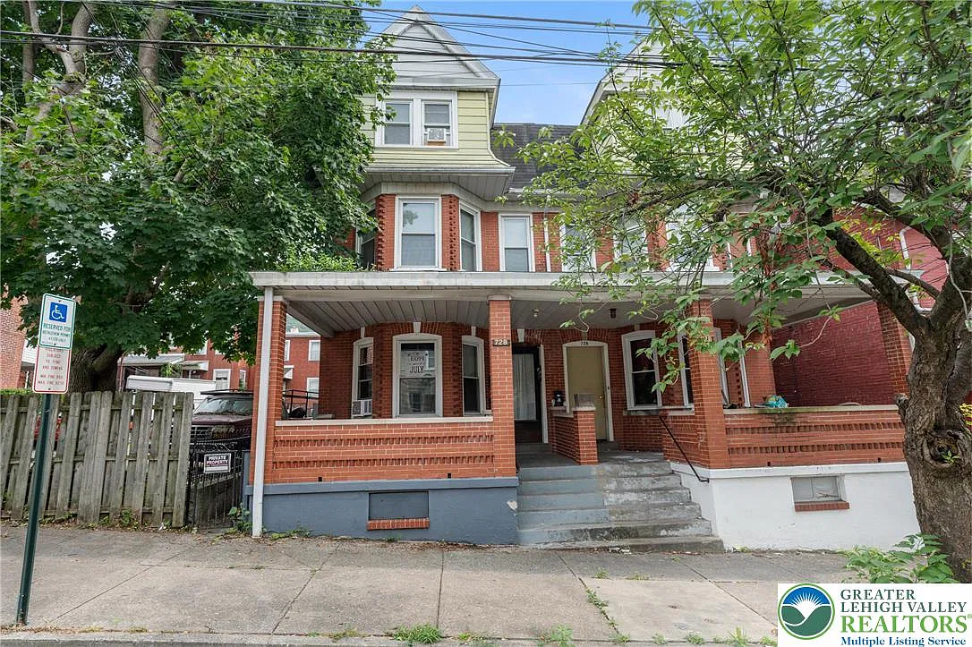 2 bed, 1.0 bath, 814 sqft, $1,450 — Photo 1