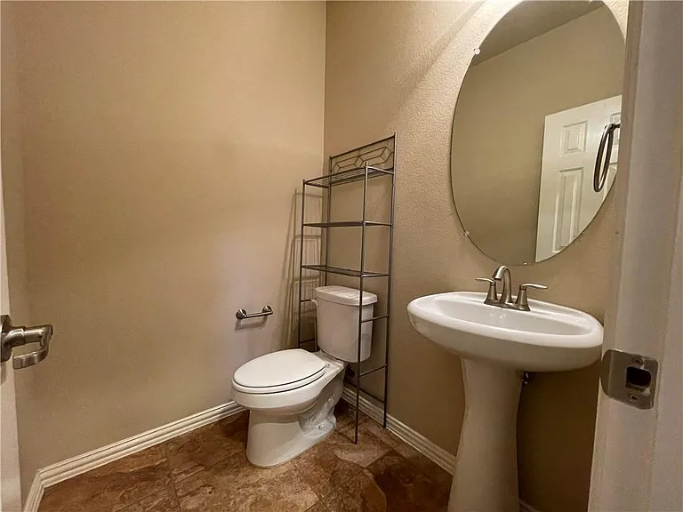 1807 Harvest Bend Ln — Photo 11