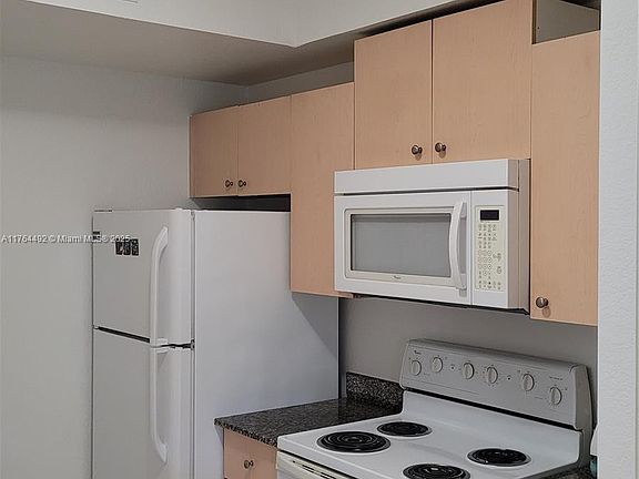 3rd image of 2445-2445 Centergate Dr #104