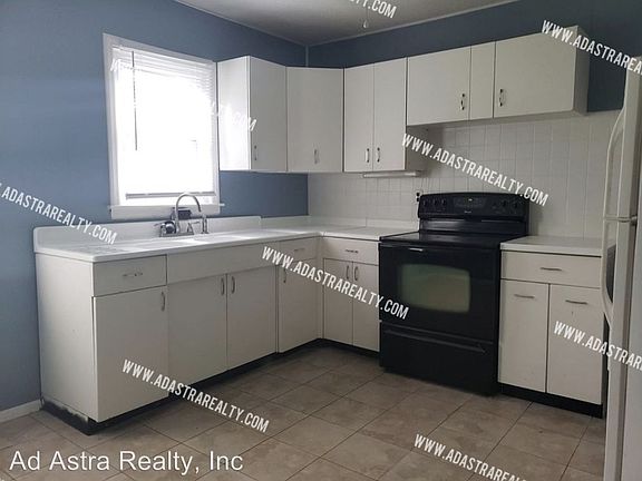5th image of 9203 Vaughn Ave