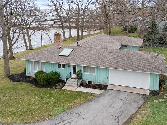 4th image of 725 Lake St
