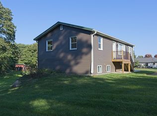 S5655 Old Lake Rd, Baraboo, WI 53913
