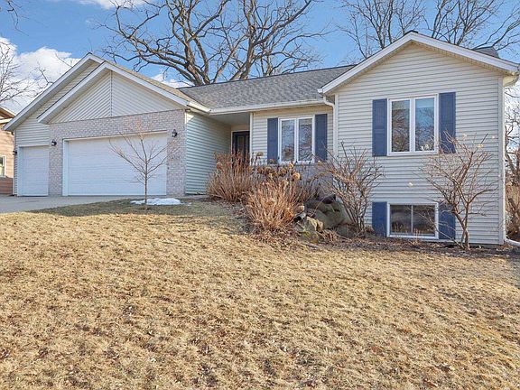 3rd image of 4529 Deerwood Dr