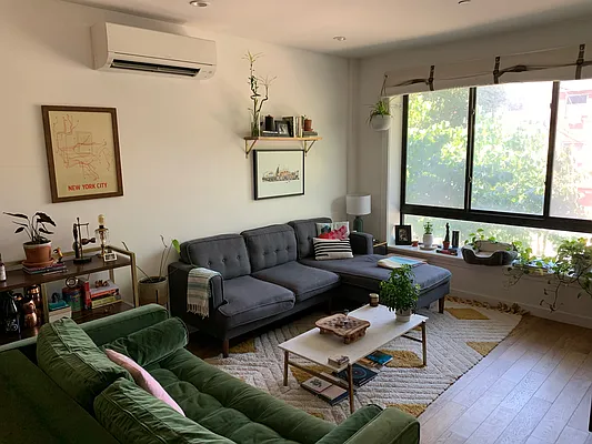 Rented by Compass | media 9