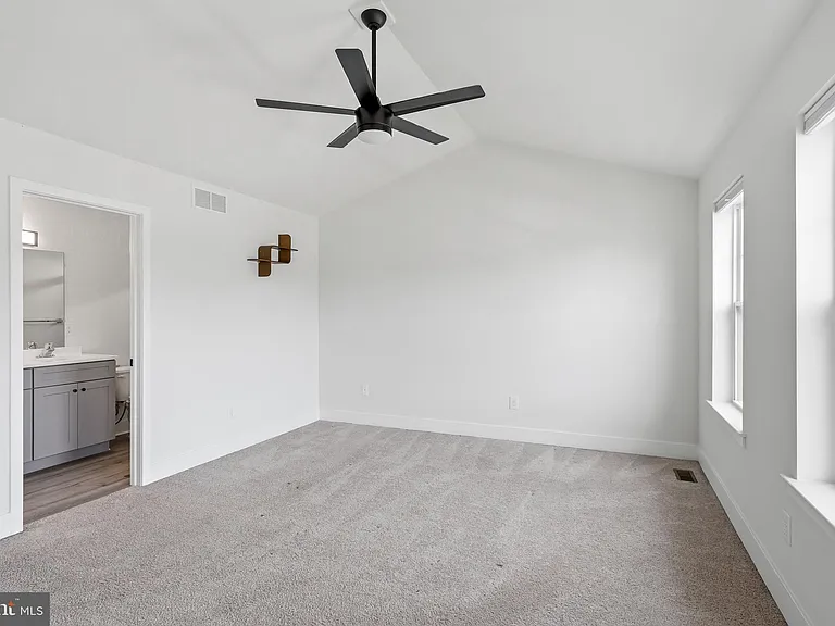1306 Washington Ave — Photo 20