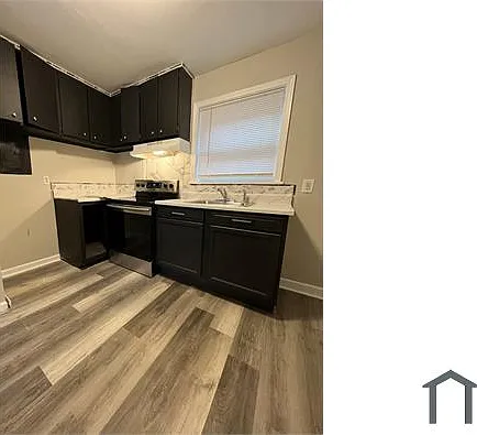 592 Cooper St SW #4