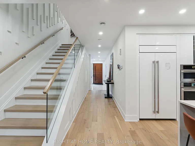 187 Carleton Ave — Photo 5