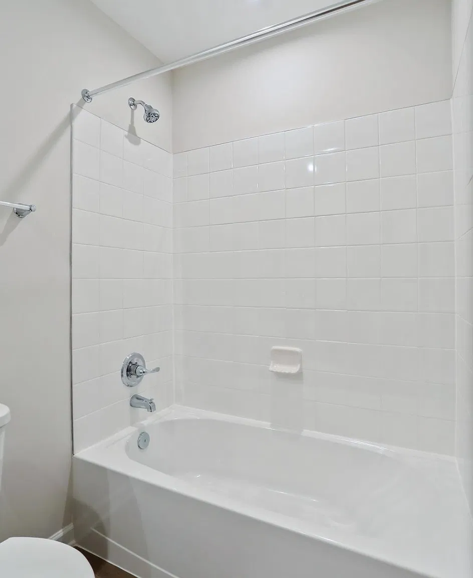 4 bed, 2520 sqft, $2,650 — Photo 3