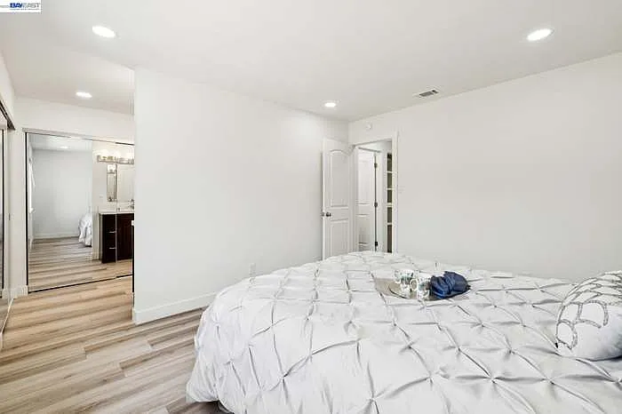2800 Seville Cir — Photo 1