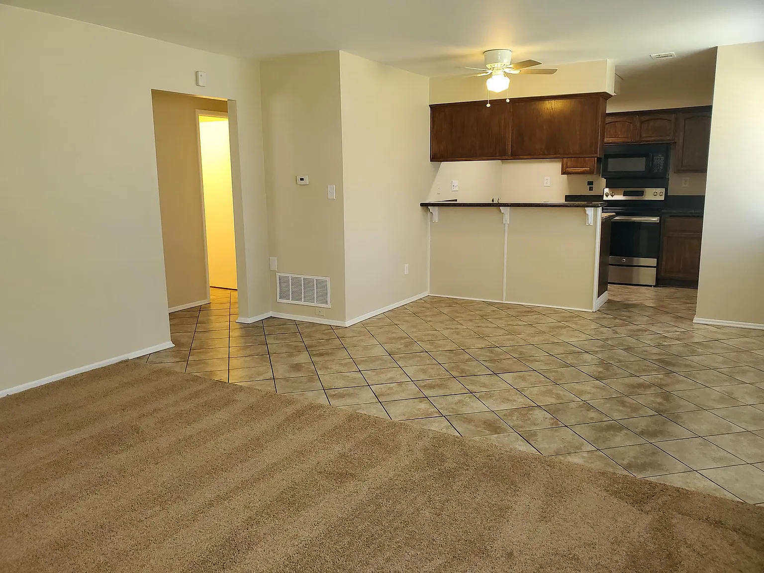 2 bed, 810 sqft, $2,350 — Photo 3