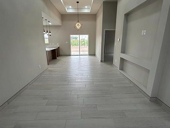 2nd image of 3011 E Tamarindo Ave