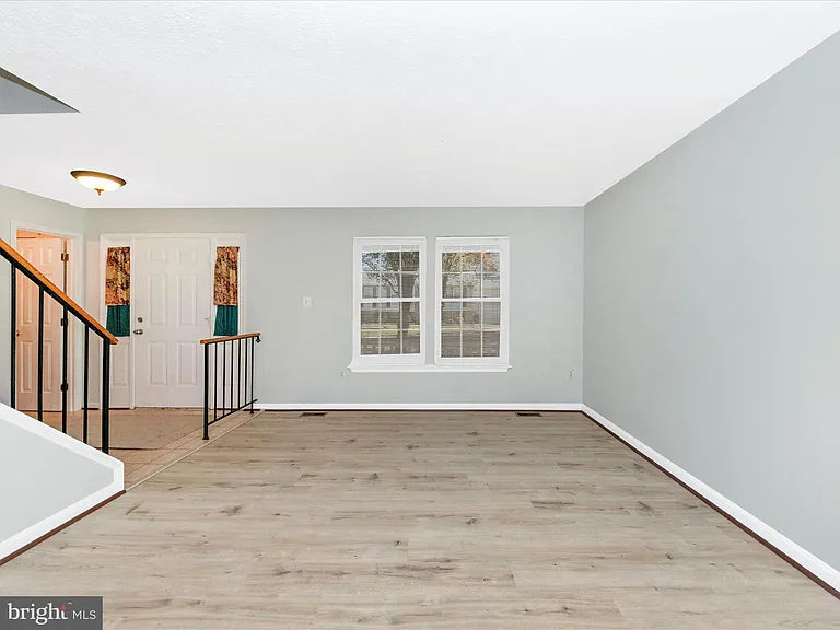 408 Willow Hill Ct — Photo 43