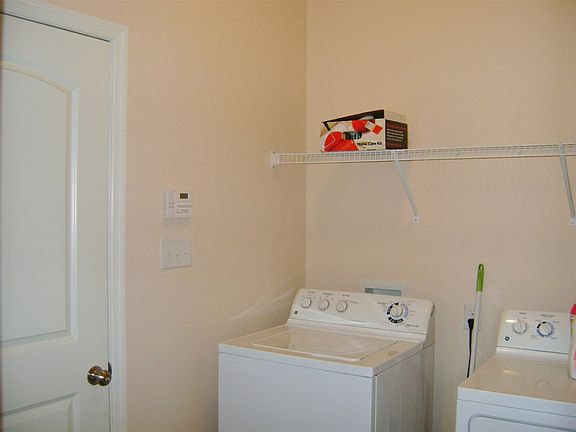 3rd image of 306 Hidden Oaks Dr