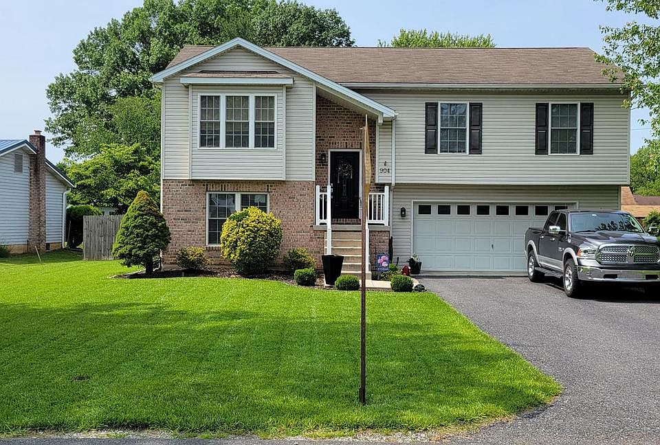 1st image of 904 Nixon Dr