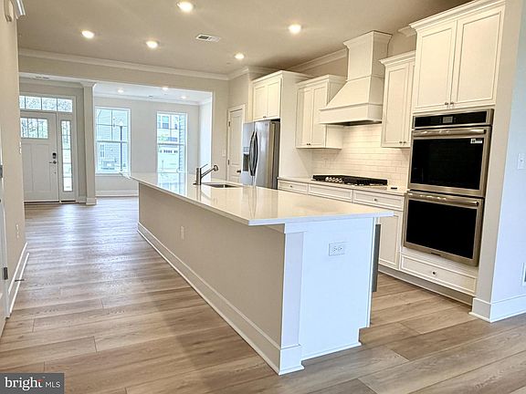 2nd image of 2141 Winterberry Ln