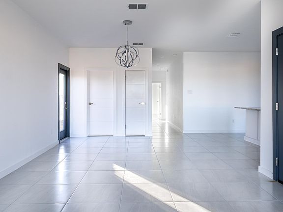 5th image of 5021 Servando Dr