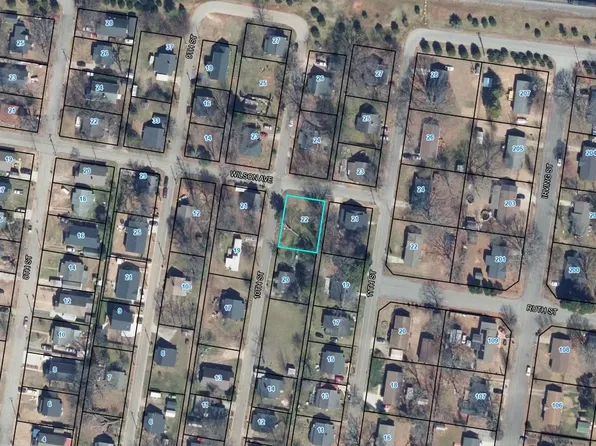 22 10th St, Greer, SC 29651