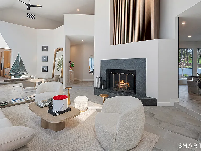294 E Middle Patent Rd — Photo 6