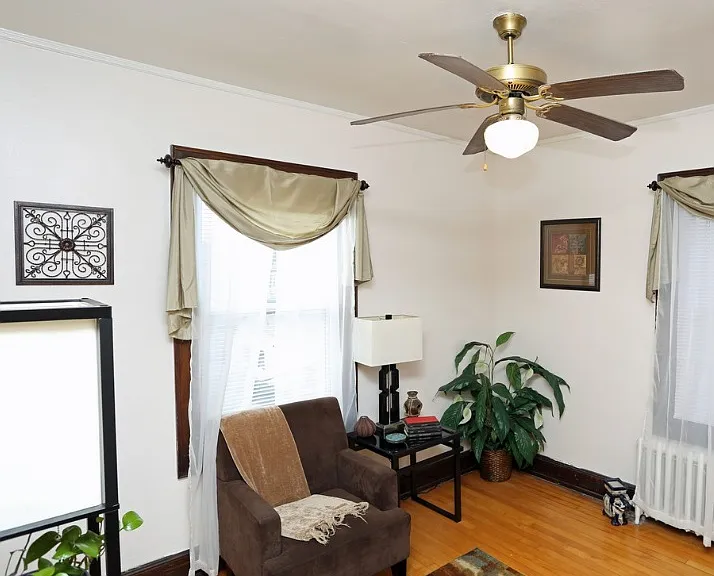 2 Bedroom (Livingroom)