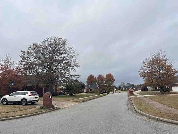 Exterior Neighborhood (street photo)