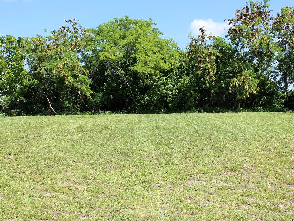 1st image of Kenwood Dr