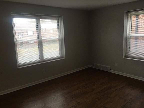 3rd image of 6970 Chippewa St #2