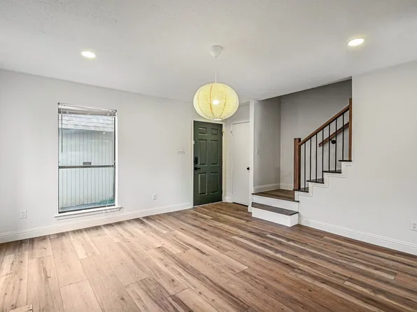 2103 Mistletoe Ave, Fort Worth, TX 76110