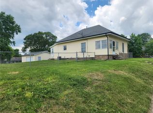 16 Nicklas Ave, Danville, IL 61832