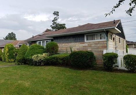 3rd image of 2895 Cleveland Ave