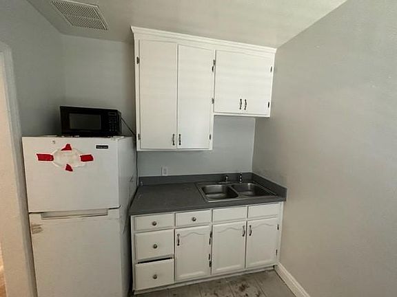 5th image of 1004 W 109th Pl #0