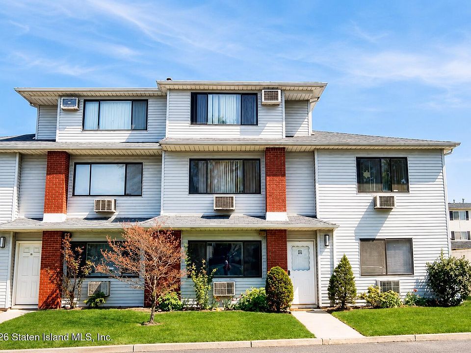 1st image of 21 Richmond Ct #A