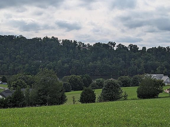 4th image of Marble Bluff Dr